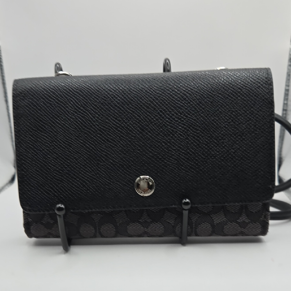 EUC Coach Triple Crossbody Elegant Black Women's Bag